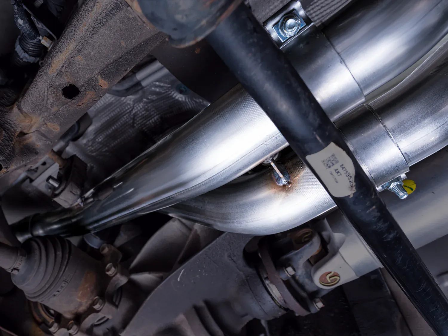 AWE 0FG Exhaust for GMT T1XX Tahoe/Suburban/Yukon/Yukon XL 6.2L - Image 22
